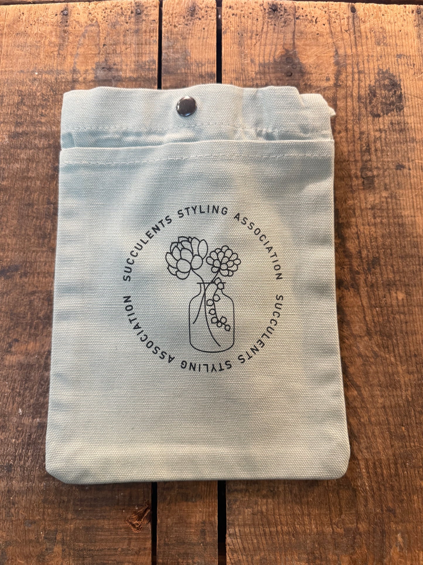 多肉スタイリング協会サコッシュ グリーン⛳️黒ロゴ